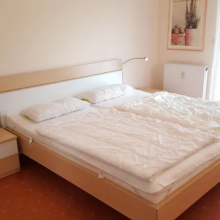 Laura - 43-111 * Ostseebad Kühlungsborn